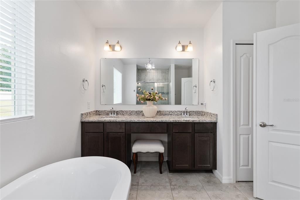 For Sale: $475,000 (3 beds, 2 baths, 1838 Square Feet)