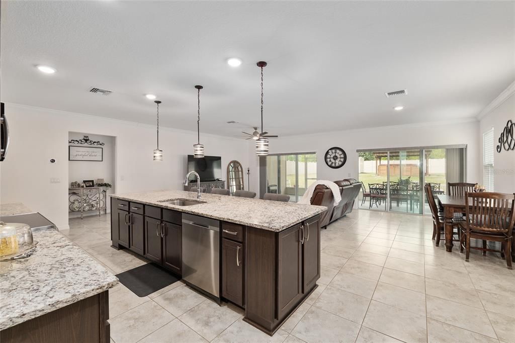 For Sale: $475,000 (3 beds, 2 baths, 1838 Square Feet)