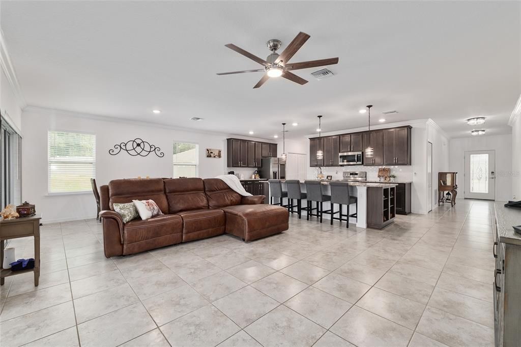 For Sale: $475,000 (3 beds, 2 baths, 1838 Square Feet)