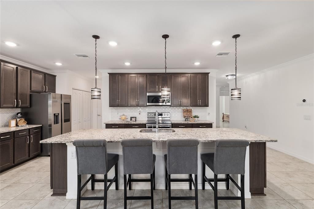 For Sale: $475,000 (3 beds, 2 baths, 1838 Square Feet)