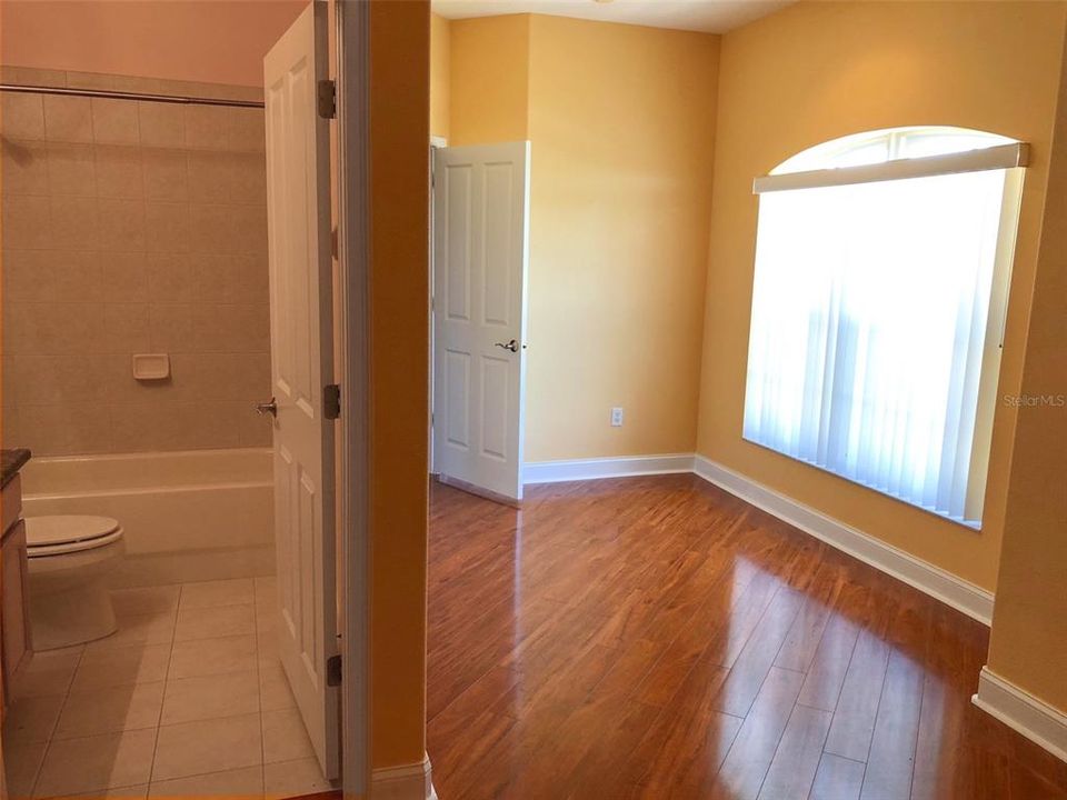 出租: $3,000 (3 贝兹, 3 浴室, 2510 平方英尺)