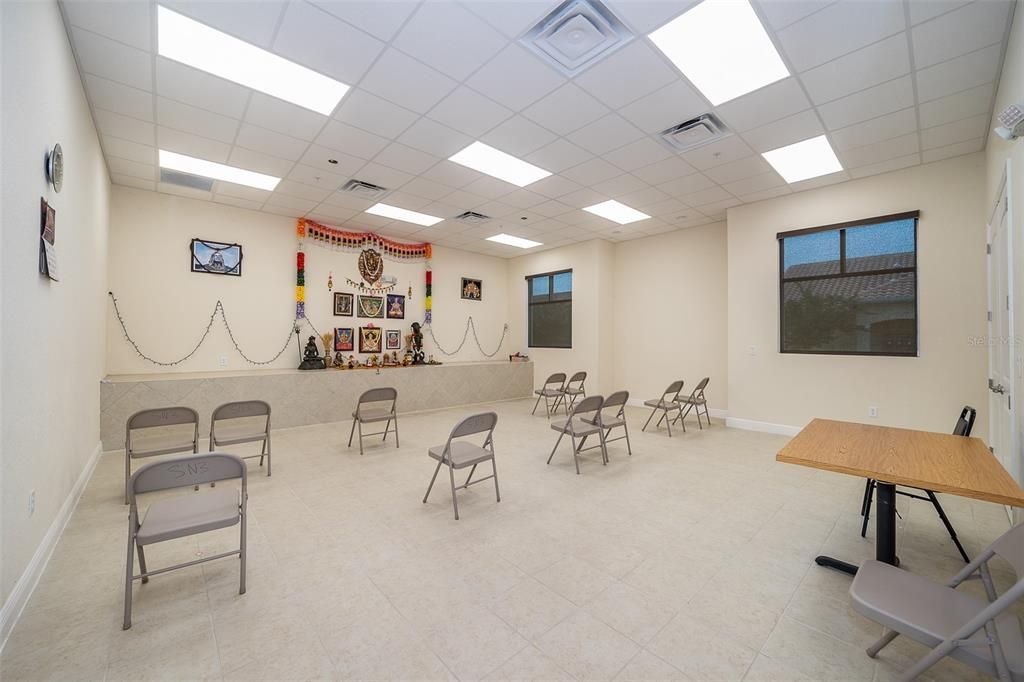 For Sale: $299,900 (2 beds, 2 baths, 1134 Square Feet)