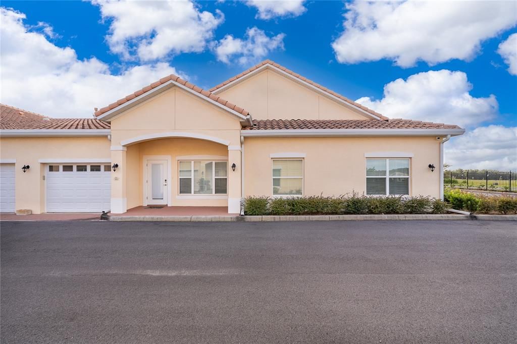 For Sale: $299,900 (2 beds, 2 baths, 1134 Square Feet)