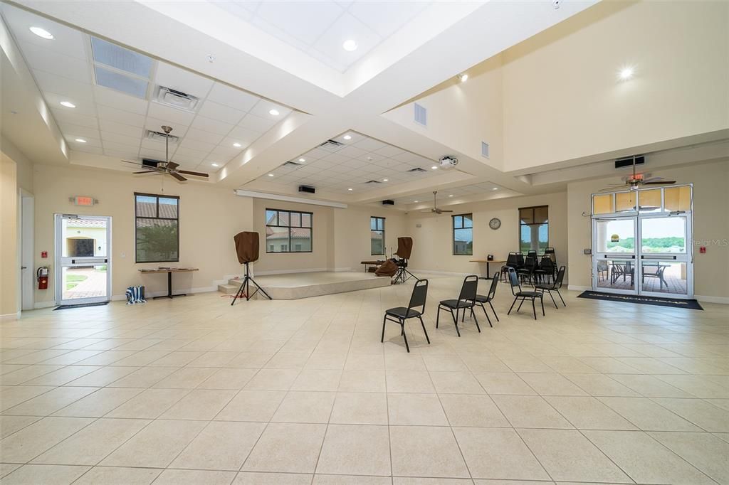 For Sale: $299,900 (2 beds, 2 baths, 1134 Square Feet)