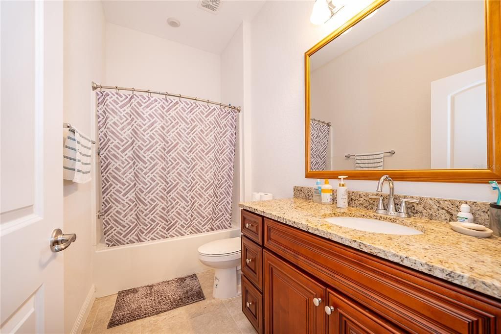 For Sale: $299,900 (2 beds, 2 baths, 1134 Square Feet)