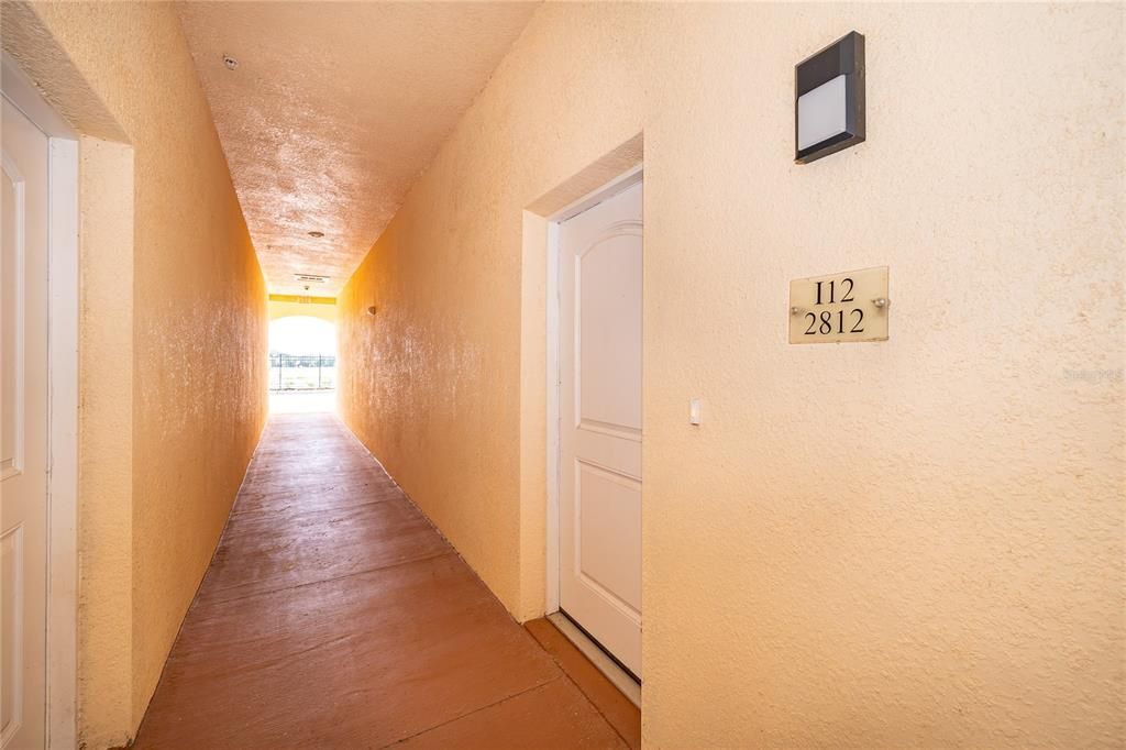 For Sale: $299,900 (2 beds, 2 baths, 1134 Square Feet)