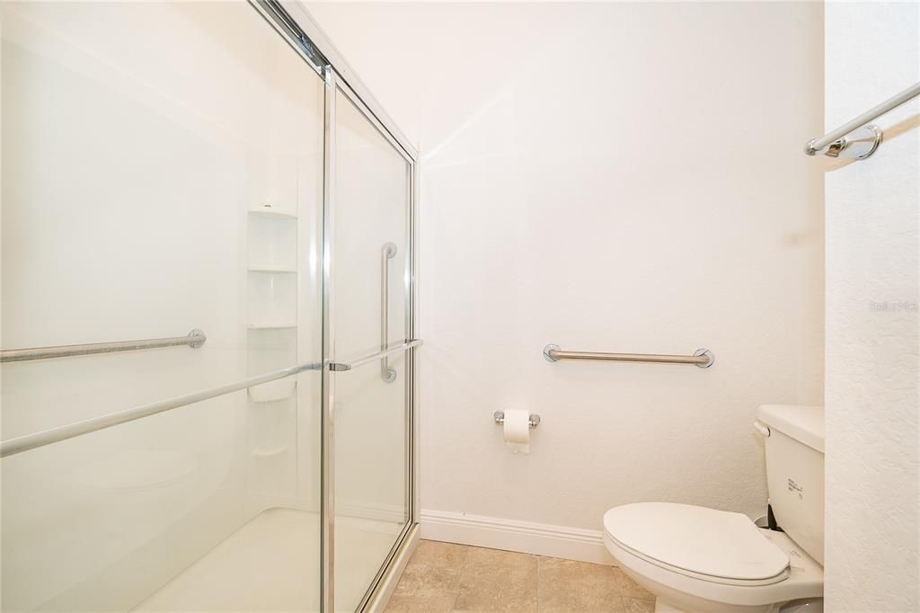 For Sale: $299,900 (2 beds, 2 baths, 1134 Square Feet)