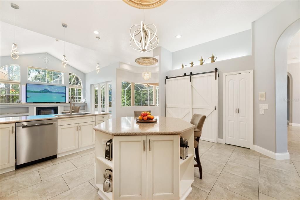 En Venta: $763,900 (4 camas, 3 baños, 2787 Pies cuadrados)