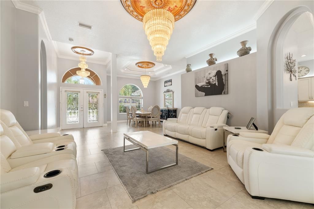 En Venta: $763,900 (4 camas, 3 baños, 2787 Pies cuadrados)