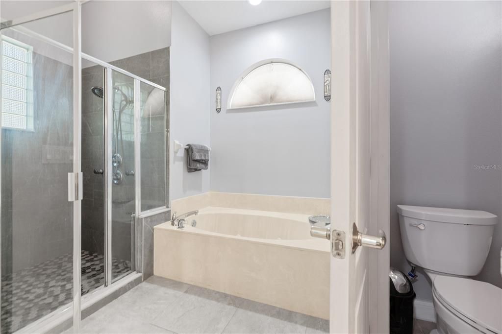 En Venta: $763,900 (4 camas, 3 baños, 2787 Pies cuadrados)