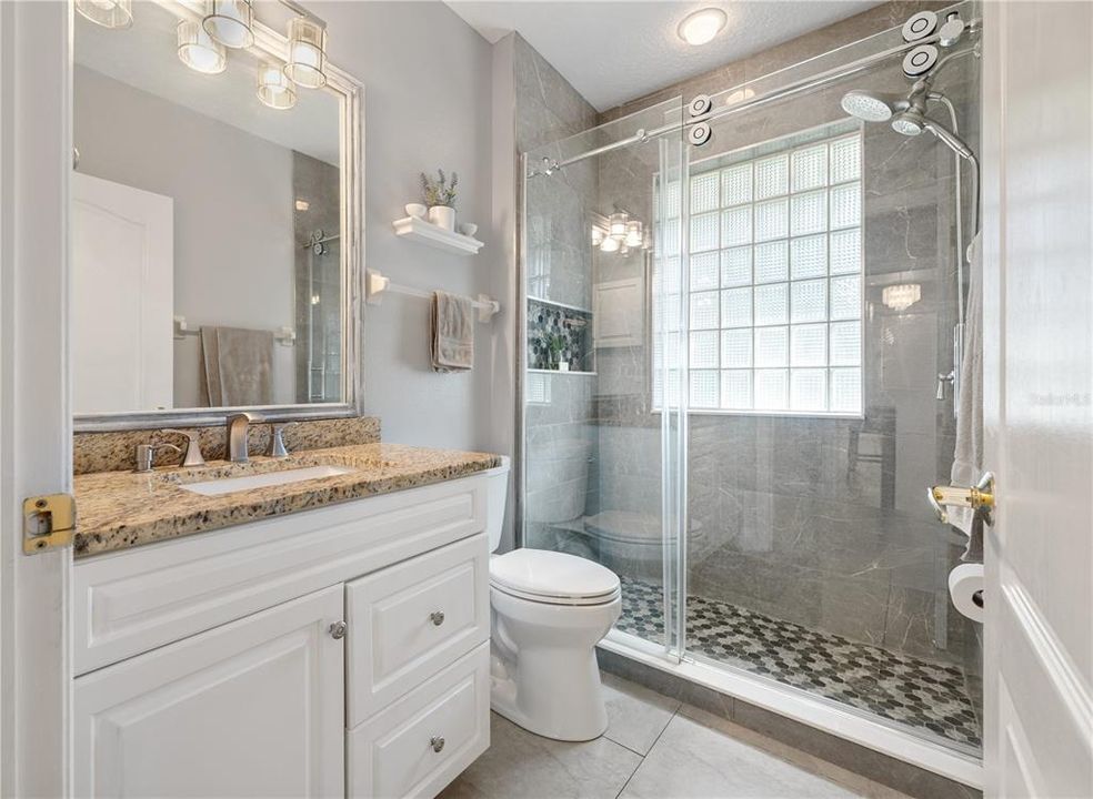 En Venta: $763,900 (4 camas, 3 baños, 2787 Pies cuadrados)