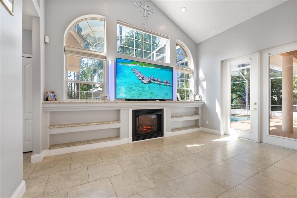 En Venta: $763,900 (4 camas, 3 baños, 2787 Pies cuadrados)