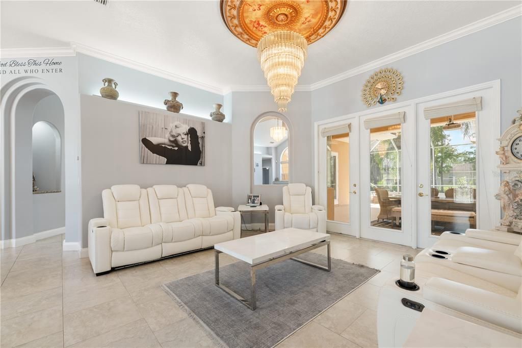 En Venta: $763,900 (4 camas, 3 baños, 2787 Pies cuadrados)