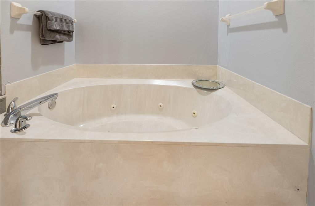 En Venta: $763,900 (4 camas, 3 baños, 2787 Pies cuadrados)