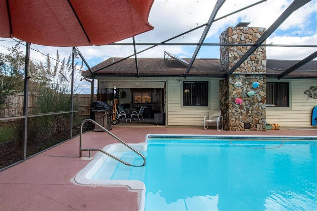 合同活跃: $344,500 (3 贝兹, 2 浴室, 1395 平方英尺)