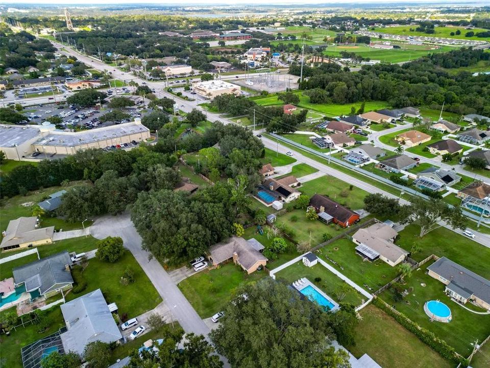 合同活跃: $344,500 (3 贝兹, 2 浴室, 1395 平方英尺)