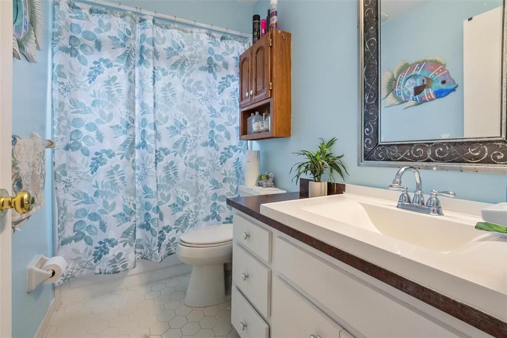 合同活跃: $344,500 (3 贝兹, 2 浴室, 1395 平方英尺)