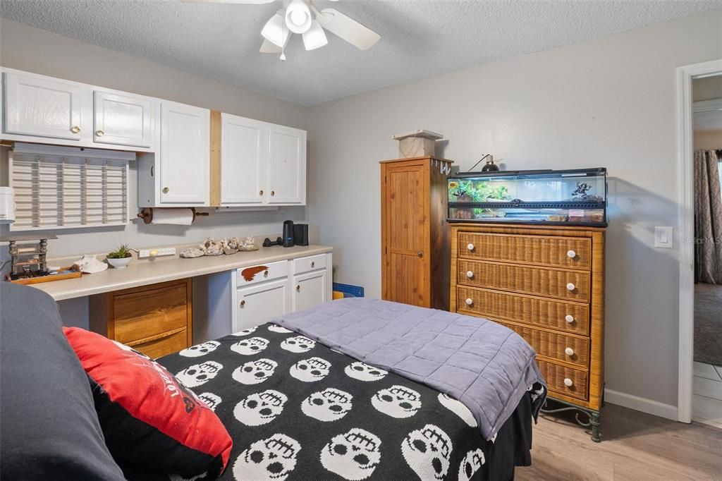 合同活跃: $344,500 (3 贝兹, 2 浴室, 1395 平方英尺)