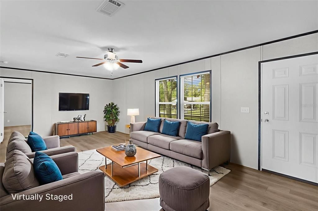 На продажу: $289,900 (3 спален, 2 ванн, 1493 Квадратных фут)