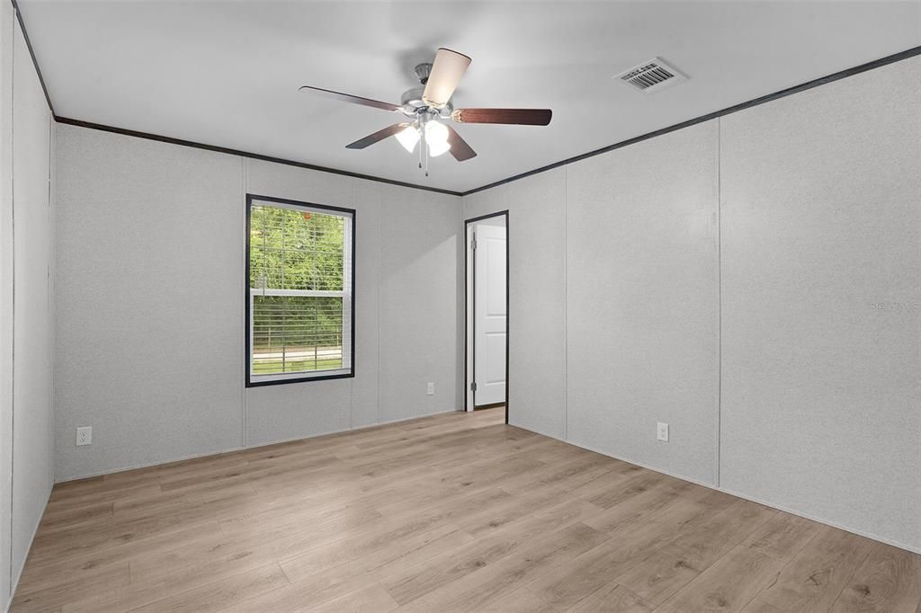 На продажу: $289,900 (3 спален, 2 ванн, 1493 Квадратных фут)