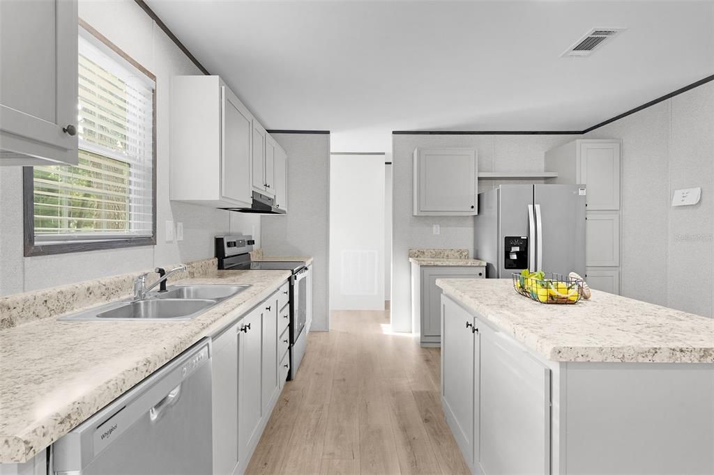 На продажу: $289,900 (3 спален, 2 ванн, 1493 Квадратных фут)