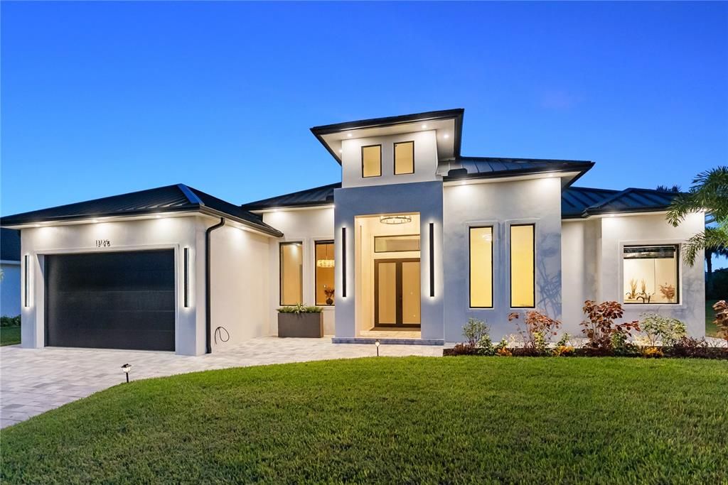 For Sale: $1,350,000 (3 beds, 3 baths, 2245 Square Feet)