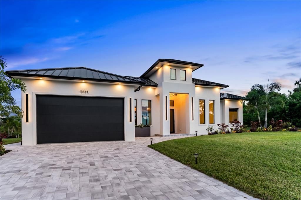 For Sale: $1,350,000 (3 beds, 3 baths, 2245 Square Feet)