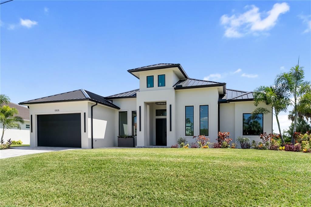 For Sale: $1,350,000 (3 beds, 3 baths, 2245 Square Feet)