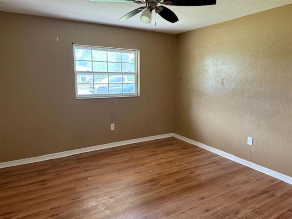 For Sale: $245,000 (4 beds, 3 baths, 2002 Square Feet)