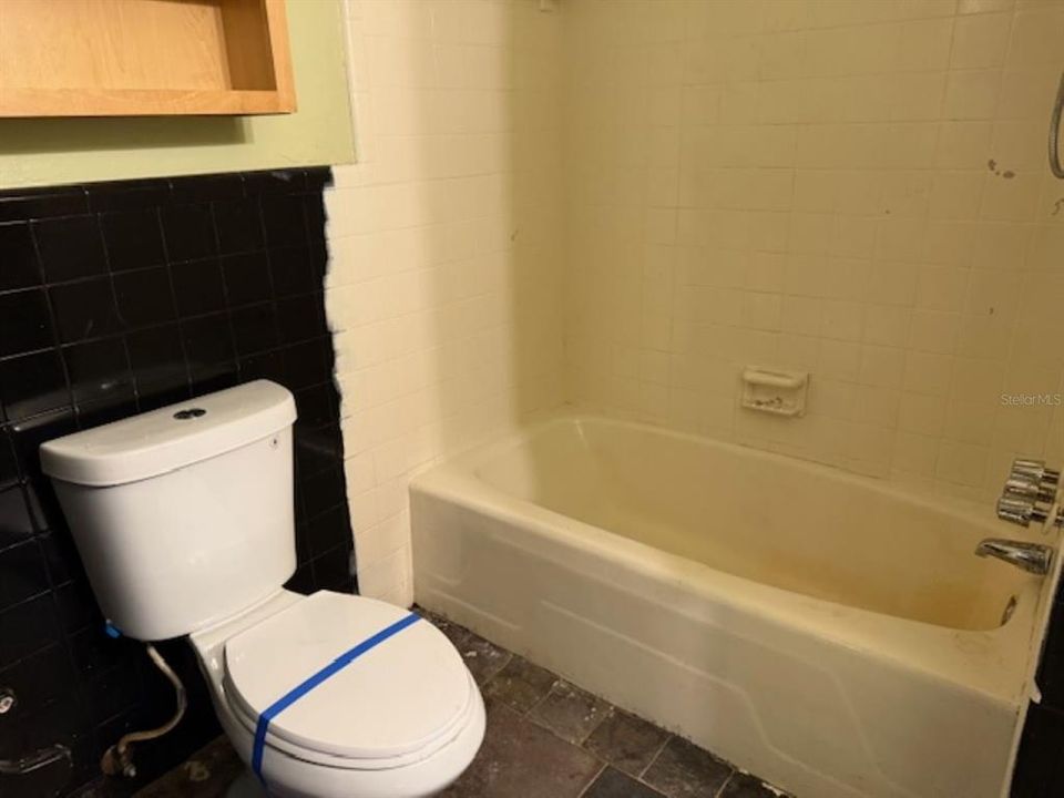 For Sale: $245,000 (4 beds, 3 baths, 2002 Square Feet)