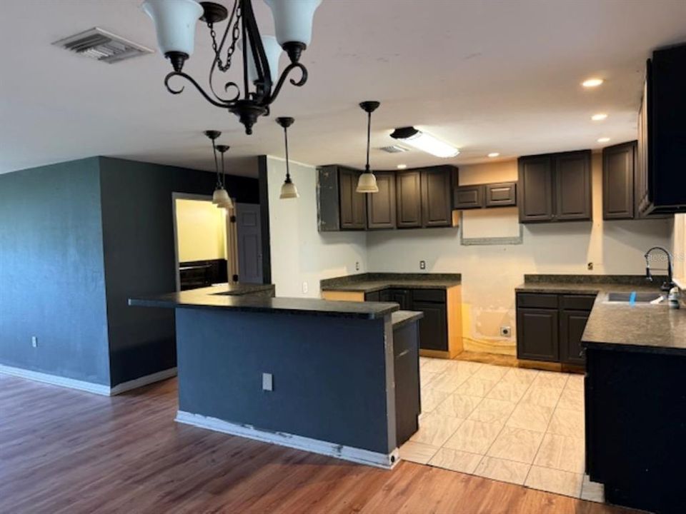 For Sale: $245,000 (4 beds, 3 baths, 2002 Square Feet)