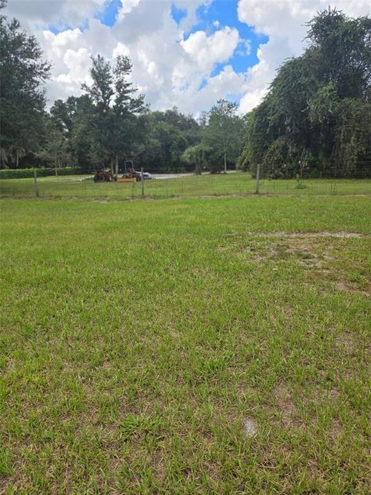 待售: $370,000 (5.19 acres)