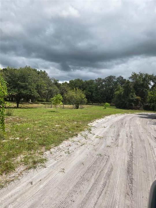 待售: $370,000 (5.19 acres)