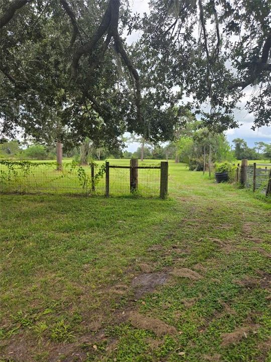 待售: $370,000 (5.19 acres)