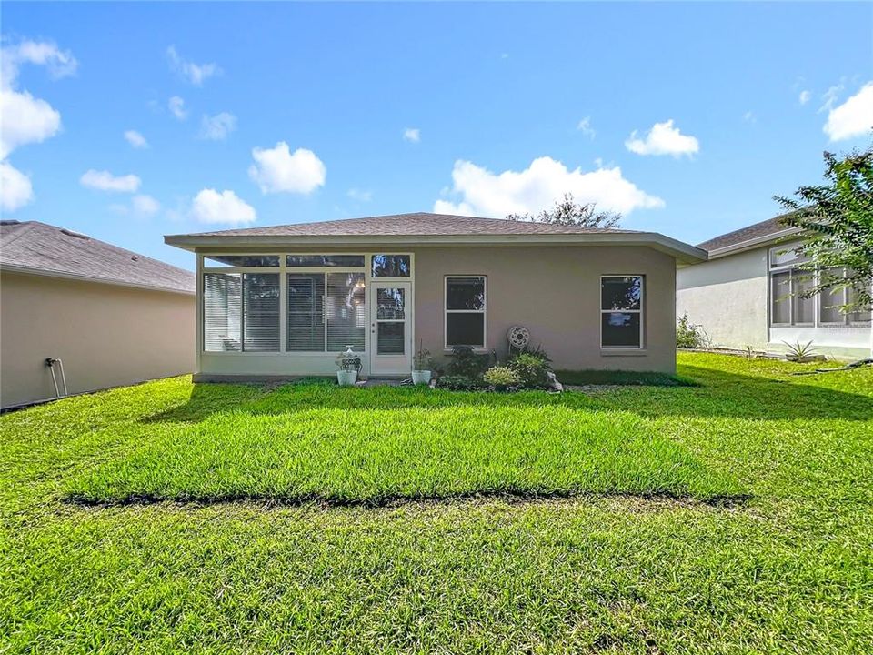 For Sale: $323,500 (3 beds, 2 baths, 1469 Square Feet)