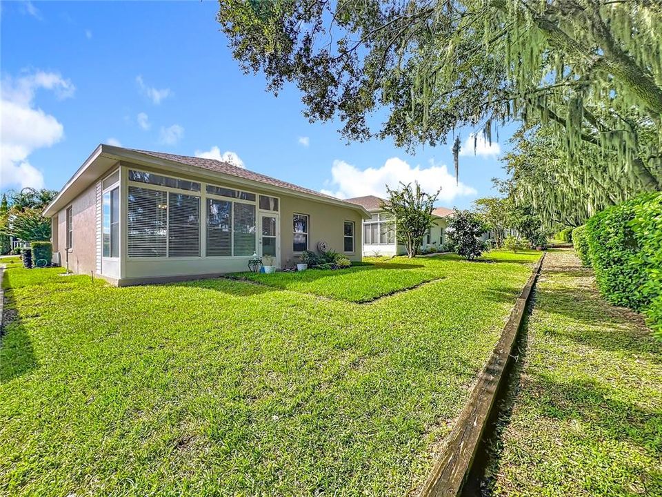 For Sale: $323,500 (3 beds, 2 baths, 1469 Square Feet)