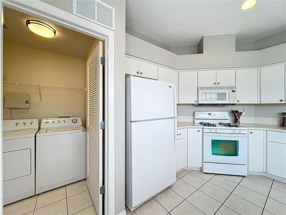 For Sale: $323,500 (3 beds, 2 baths, 1469 Square Feet)