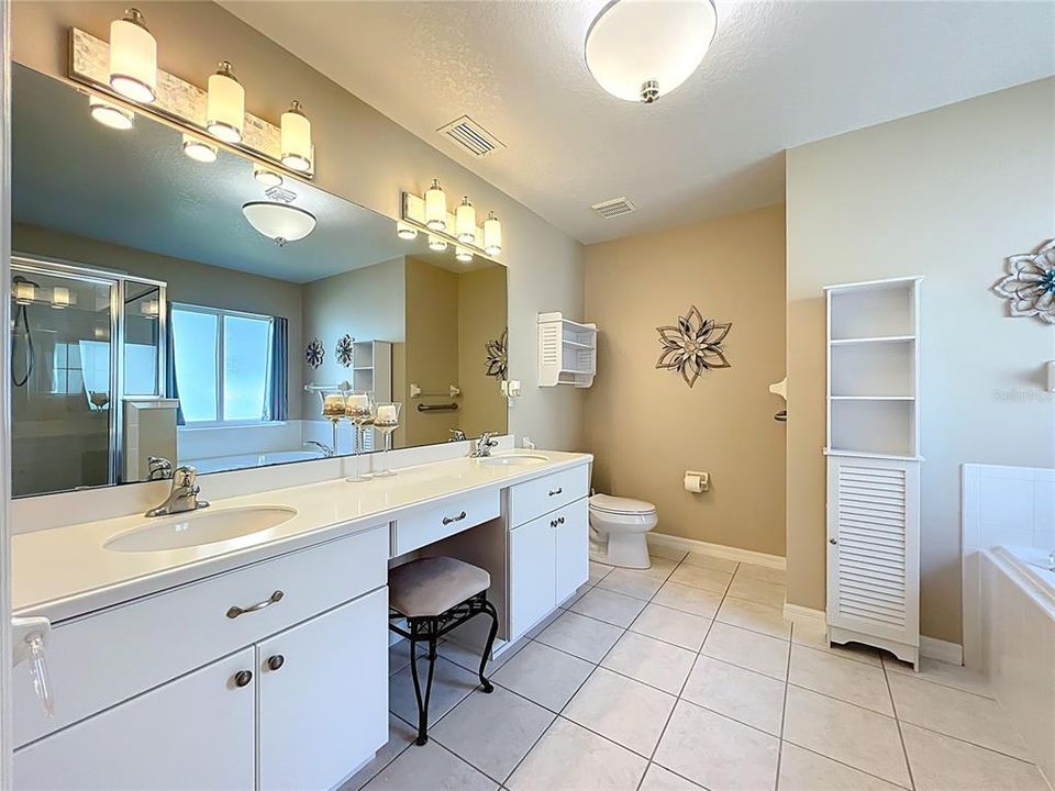 For Sale: $323,500 (3 beds, 2 baths, 1469 Square Feet)