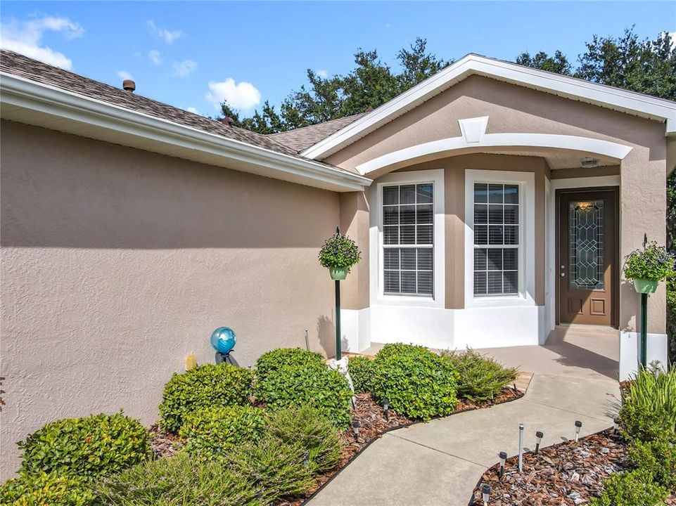 For Sale: $323,500 (3 beds, 2 baths, 1469 Square Feet)