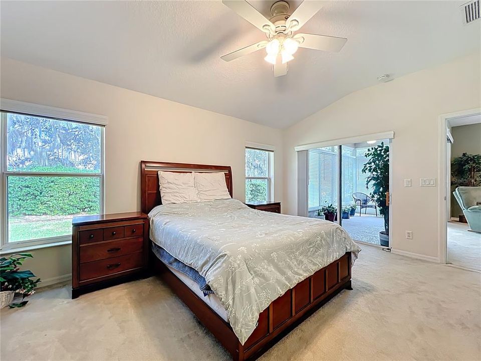 For Sale: $323,500 (3 beds, 2 baths, 1469 Square Feet)