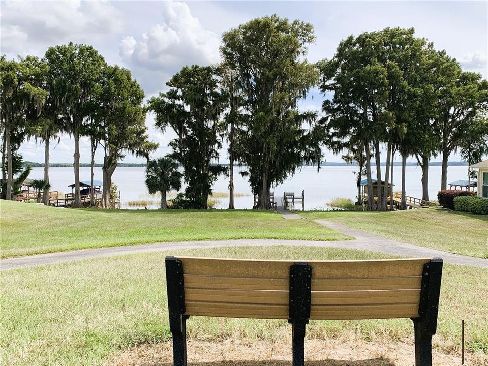 For Sale: $323,500 (3 beds, 2 baths, 1469 Square Feet)