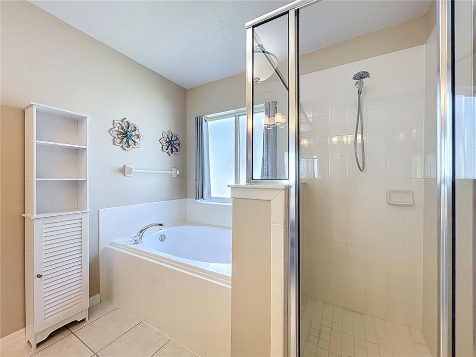 For Sale: $323,500 (3 beds, 2 baths, 1469 Square Feet)