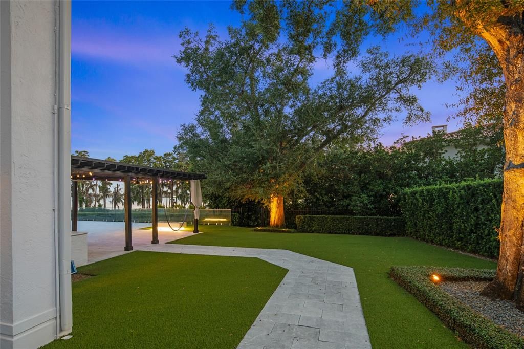 На продажу: $3,800,000 (3 спален, 3 ванн, 4751 Квадратных фут)