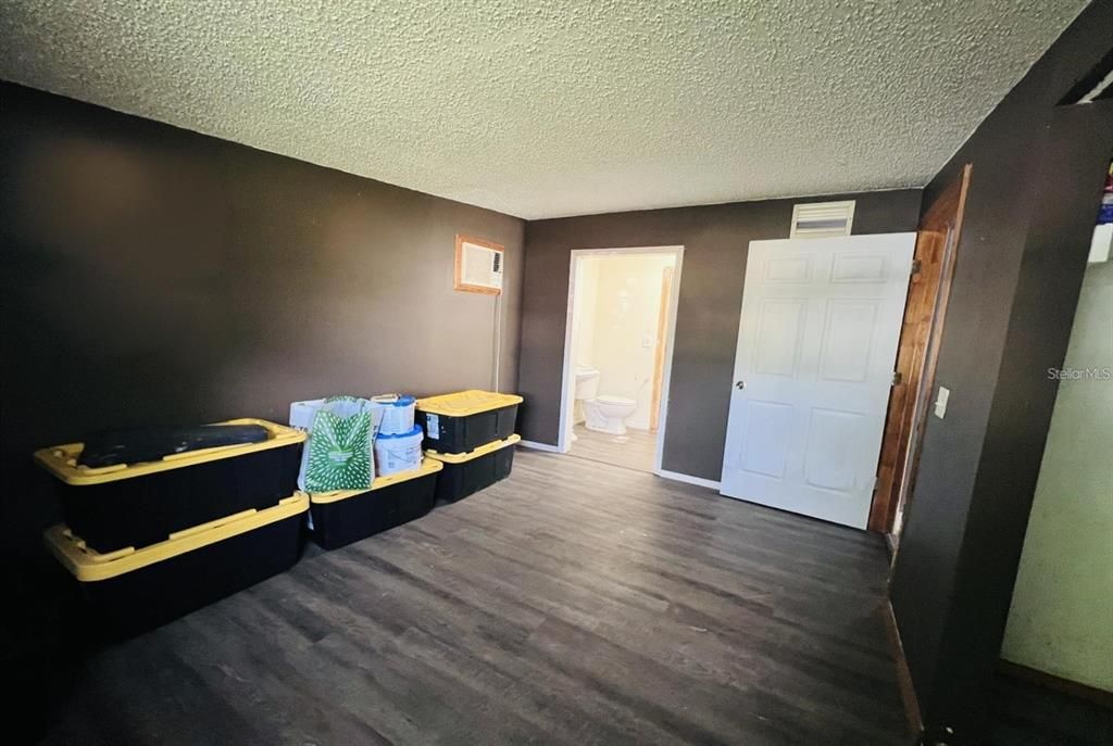 For Sale: $899,999 (4 beds, 2 baths, 3050 Square Feet)