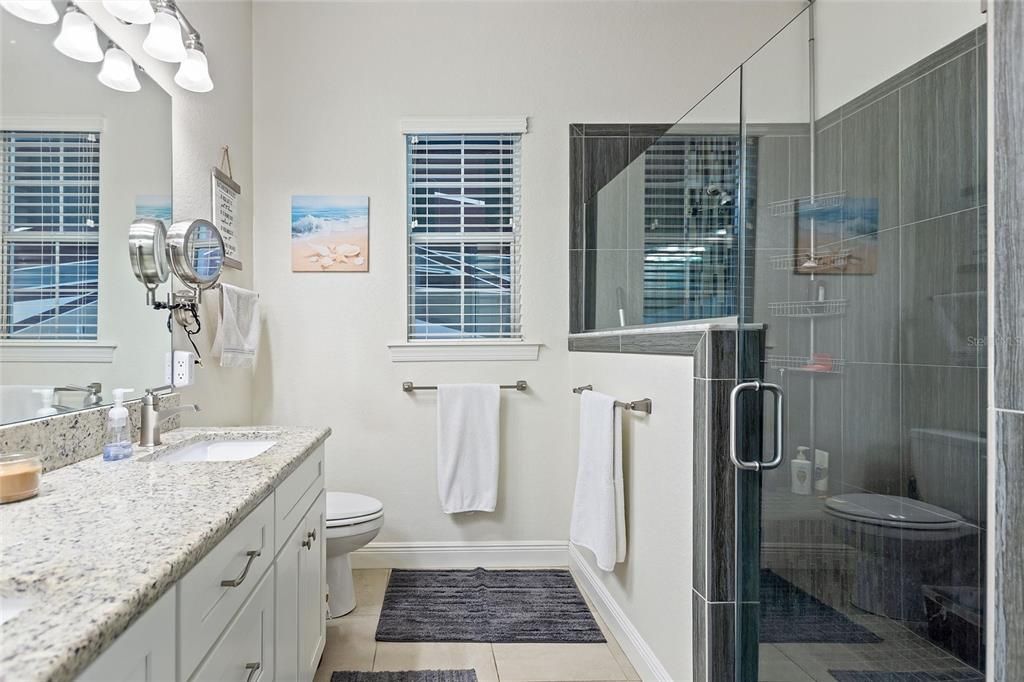 На продажу: $569,000 (2 спален, 2 ванн, 1868 Квадратных фут)