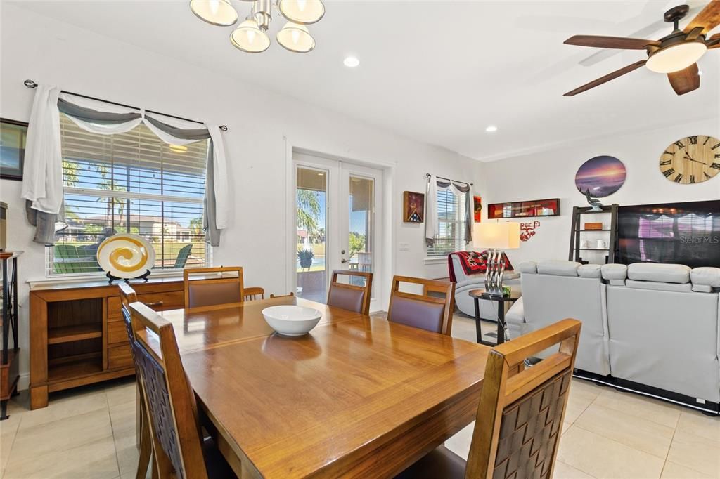 На продажу: $569,000 (2 спален, 2 ванн, 1868 Квадратных фут)