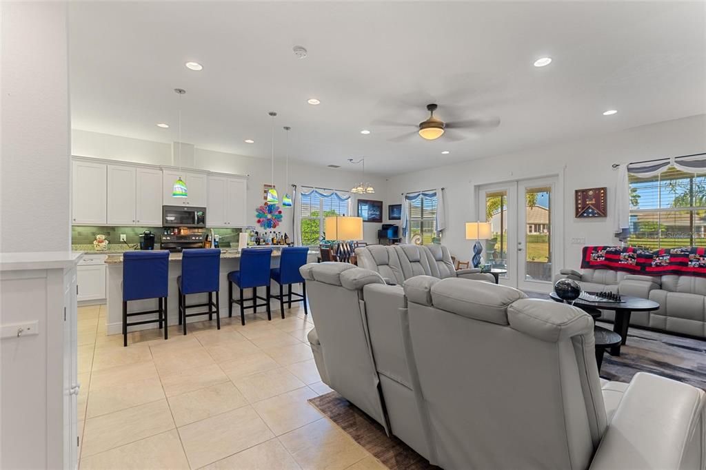 На продажу: $569,000 (2 спален, 2 ванн, 1868 Квадратных фут)