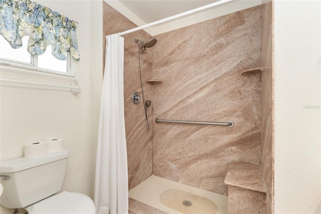 待售: $244,900 (2 贝兹, 2 浴室, 1654 平方英尺)