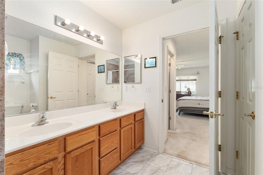 待售: $244,900 (2 贝兹, 2 浴室, 1654 平方英尺)