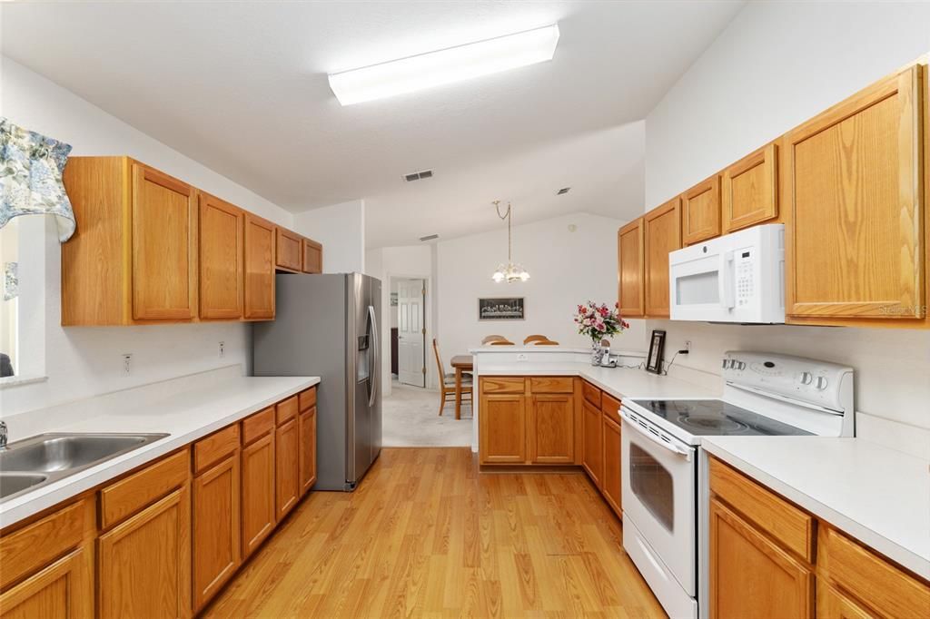 待售: $244,900 (2 贝兹, 2 浴室, 1654 平方英尺)